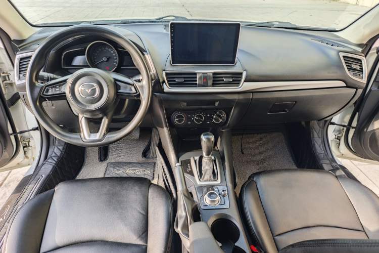 Used Mazda 3 Axela 2017 Sedan 1.5L Automatic Comfort Model Emission Standard China V