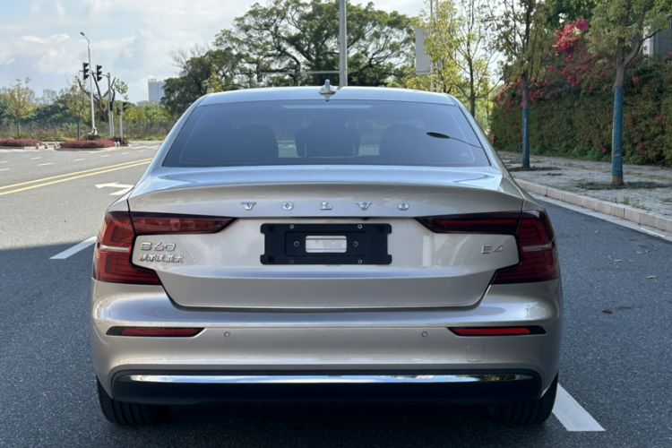 Used Volvo S60 2024 B4 Zhiyi Luxury Edition