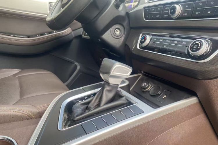 Used FORTHING Joyear X5 2017 1.6L CVT Luxury Model
