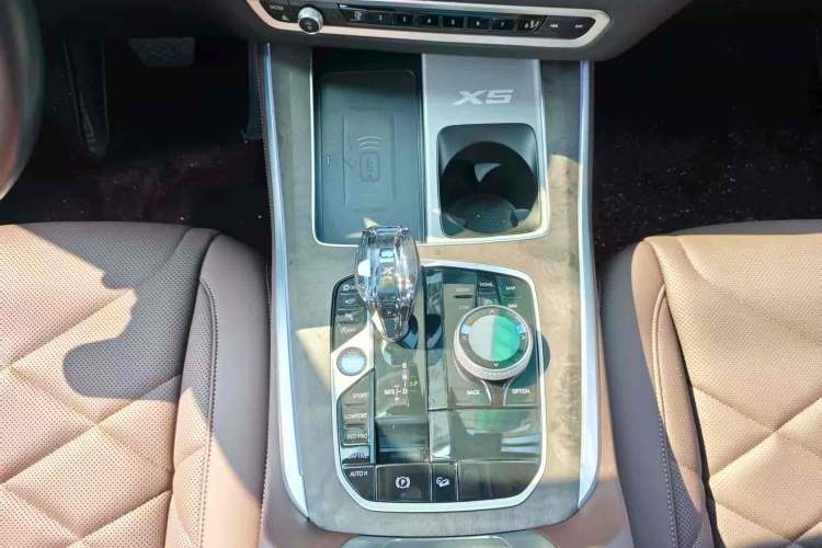 Used BMW X5 2022 Restyled xDrive 30Li Luxury Version M Sport Package