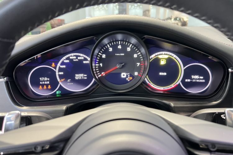 Used Porsche Panamera 2023 Facelifted Panamera 2.9T Platinum Edition Odometer Close Up