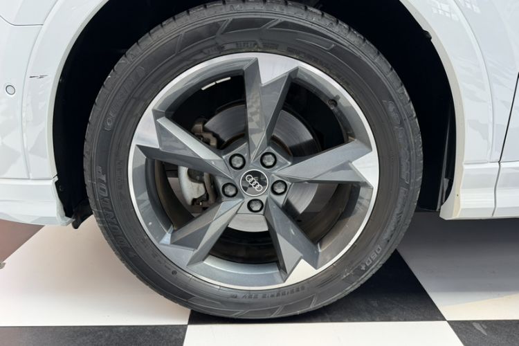 Used Audi Q3 2021 35 TFSI Progressive Dynamic Edition
