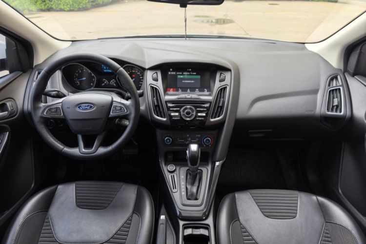 Used Ford Focus 2018 Sedan Classic 1.6L Automatic Trendy SmartDrive Edition Exterior 9