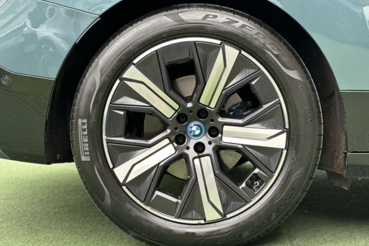 Used BMW iX 2022 xDrive40
