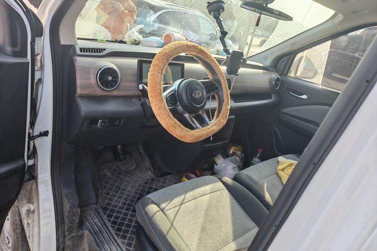 Used Ruichi EC75 2025 Model Passenger Vehicle Smart Driving Ultra-Charging Edition Pioneer II 50.1 kWh