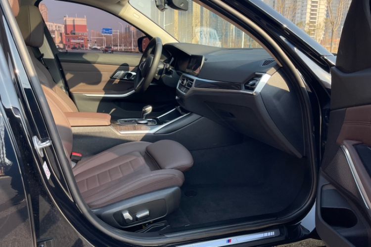 Used BMW 3 Series 2020 Restyled 325Li M Sport Package Interior 4