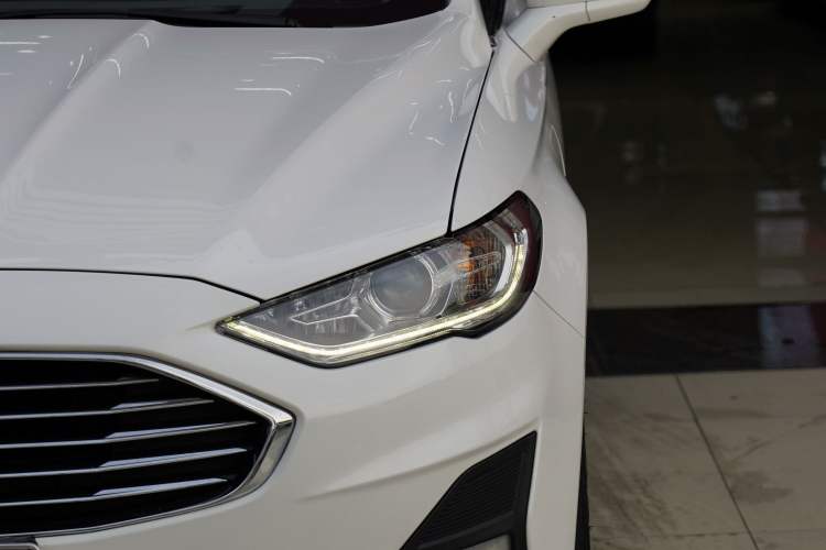 Used Ford Mondeo New Energy 2018 2.0 PHEV Smart-Controlled Fashion Edition China VI Standard
