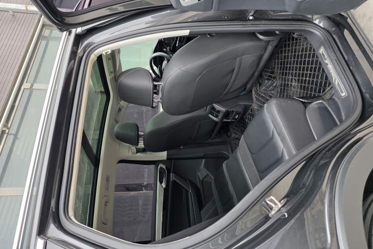 Used Volkswagen Tayron 2020 330TSI Two-Wheel Drive Luxury Smart Connectivity Version