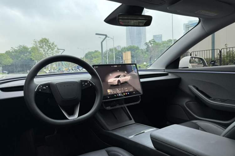 Used Tesla Model 3 2023 Rear-Wheel-Drive Version Interior 1