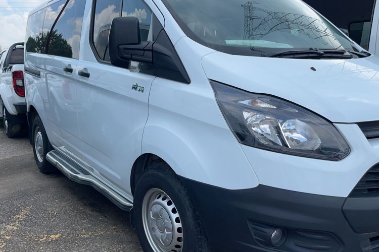 Used Ford Transit 2019 2.0T Diesel Multi-Purpose Commercial Vehicle Short Wheelbase Low Roof 6-Seater China VI Standard