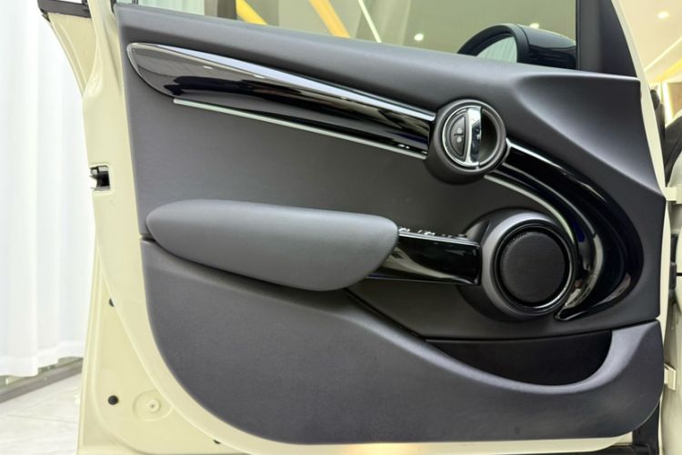 Used MINI MINI 2022 Updated 1.5T COOPER Classic Edition Five-Door Version