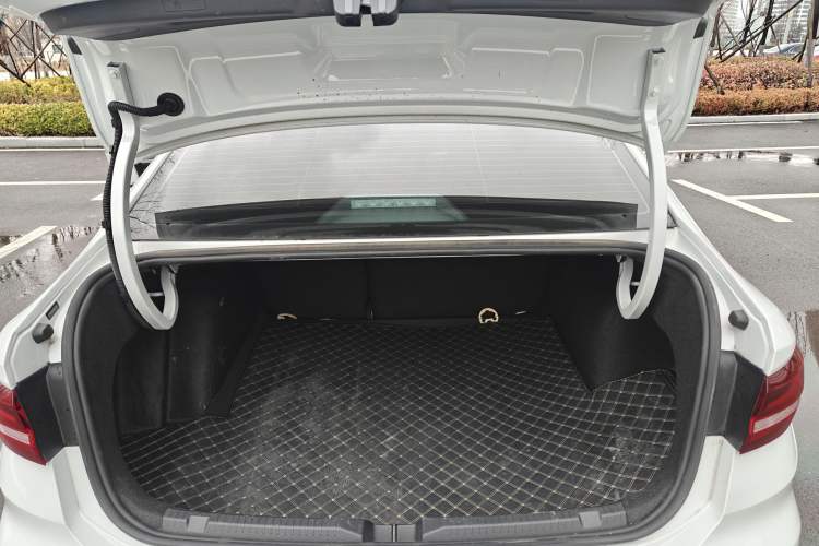 Used Volkswagen Lavida 2024 1.5L Automatic Full-Comfort Version