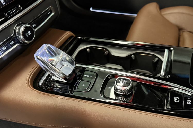 Used Volvo S90 New Energy 2025 Plug-in Hybrid Four-Wheel Drive Long-Range Luxury Smart Edition Interior 6