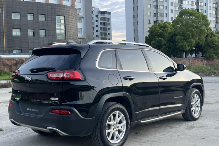 Used Jeep Cherokee 2016 2.4L Professional Smart Version Exterior 2