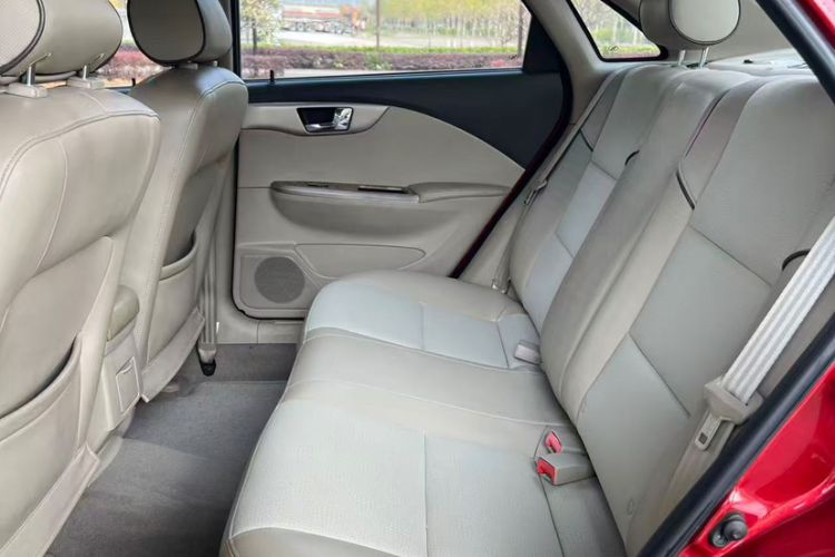 Used Buick Excelle 2015 1.5L Automatic Classic Model Interior 4