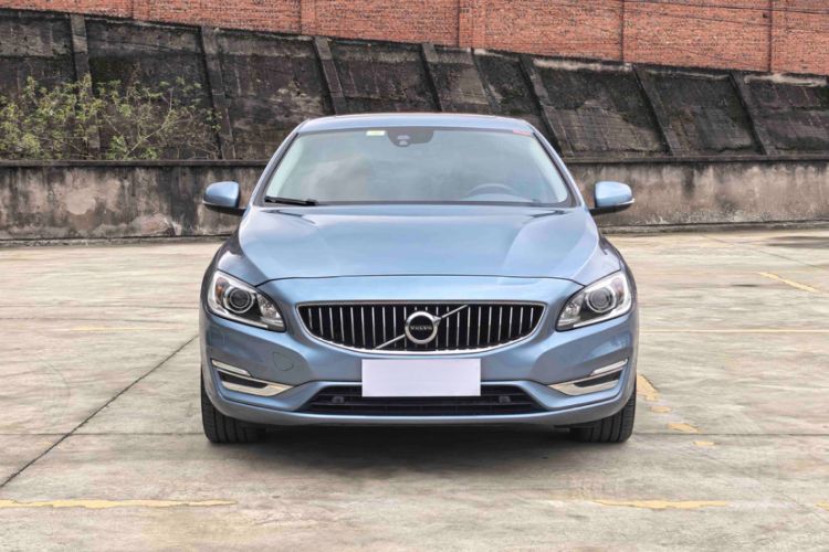 Used Volvo S60 2018 S60L T4 Smart & Ambitious Edition
