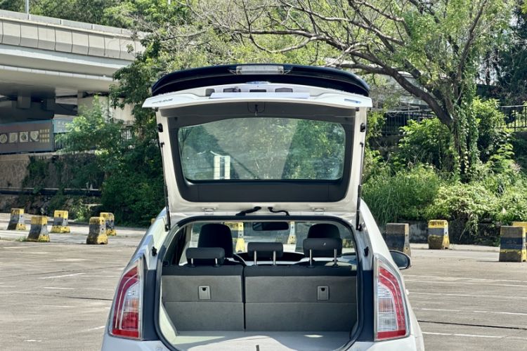 Used Toyota Prius 2012 1.8L Standard Edition
