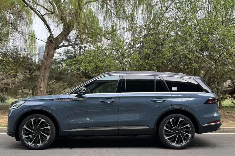 Used Lincoln Aviator 2024 3.0T V6 All-Wheel-Drive Luxury Edition Six Seats Exterior 3