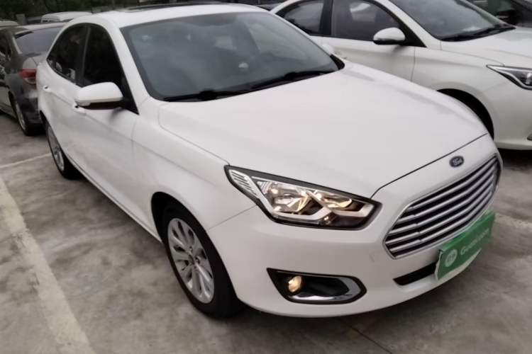 Used Ford Escort 2015 1.5L Automatic Fashion Model