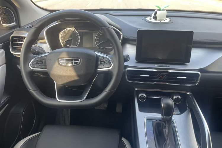 Used Geely Auto Coolray 2020 PRO 240T DCT Hunter
