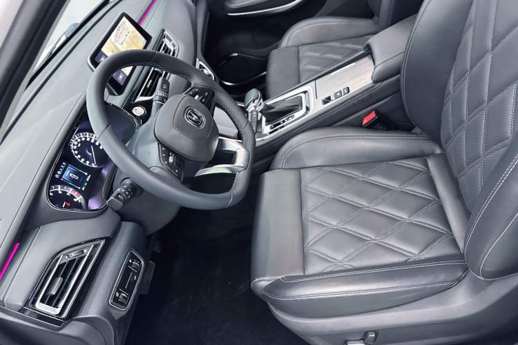 Used Changan Ruicheng CC 2022 Blue Whale Edition 1.5T DCT Luxury Model
