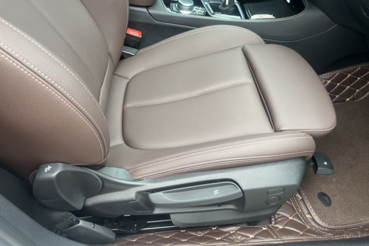 Used BMW 1 Series 2023 120i M Sport Night Edition Interior 11