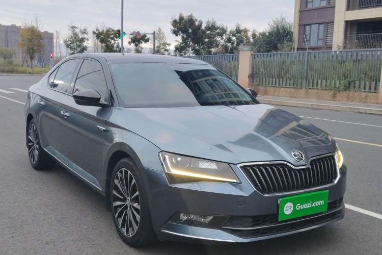 Used Skoda Superb 2016 TSI330 DSG Smart Drive Edition
