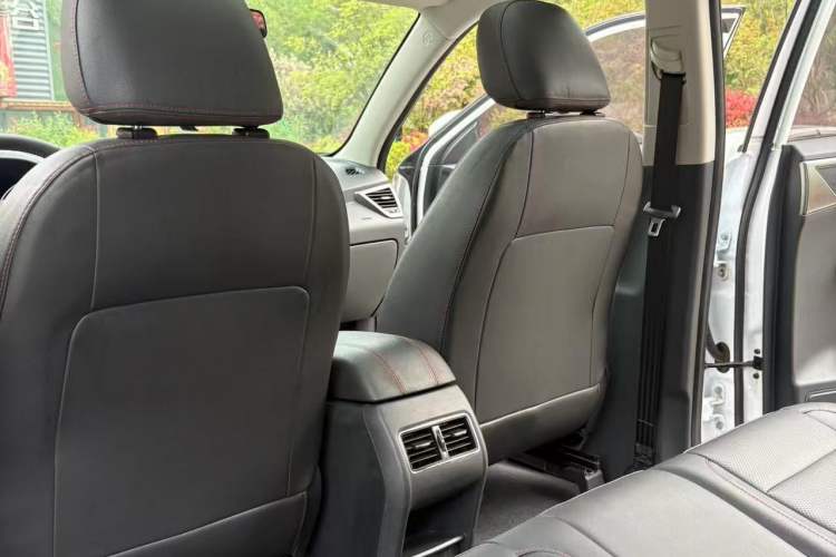 Used CHANGAN CS75 2016 1.8T Automatic Elite Model China V Standard Interior 2