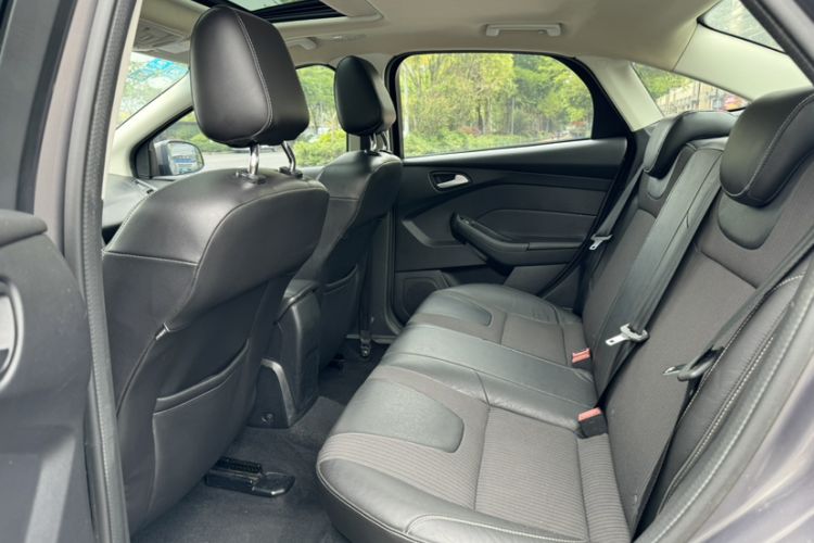 Used Ford Focus 2012 Sedan 1.6L Automatic Fashion Edition