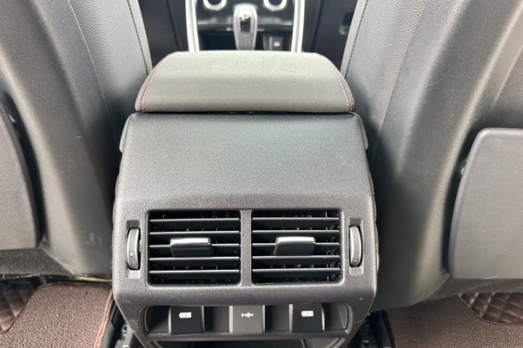 Used Land Rover Discovery Sport 2020 249 PS R-Dynamic Performance Edition Interior 9