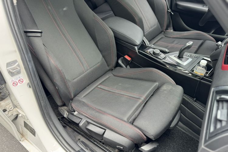 Used BMW 1 Series 2018 118i Sport Design Package Interior 2