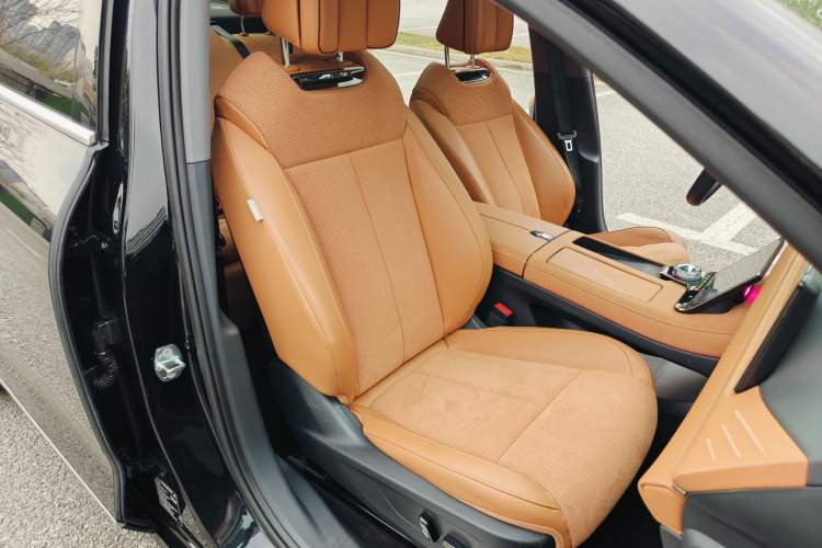 Used VOYAH PASSION 2024 PHEV Four-Wheel Drive Ultra-Long Range Executive Edition