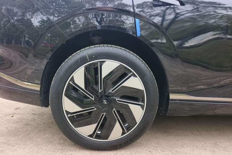 Used Dongfeng eπ eπ008 2025 636Ultra LikeYi Edition 6-Seater
