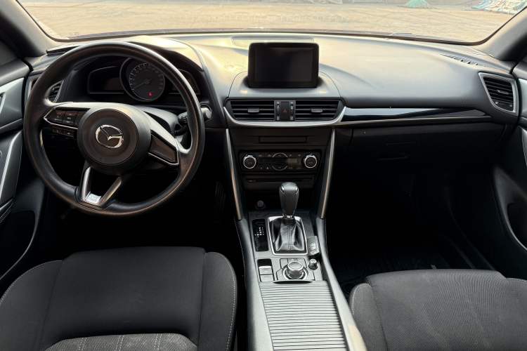 Used Mazda CX-4 2018 2.0L Automatic 2WD Blue Sky Exploration Edition China VI Standard
