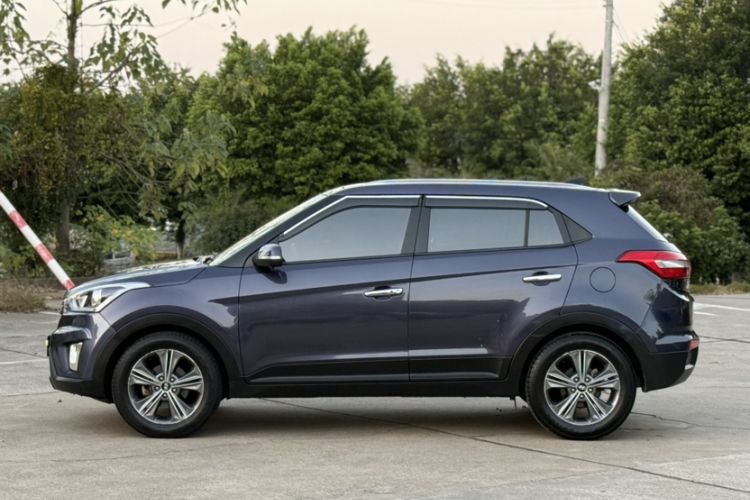 Used Hyundai ix25 2015 1.6L Automatic Two-Wheel-Drive Deluxe DLX Model