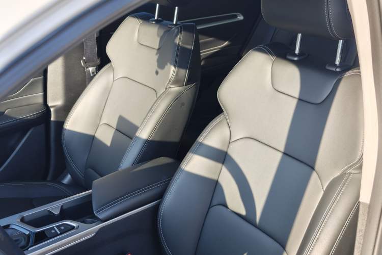 Used Geely Auto Emgrand 2025 4th Generation 1.5L CVT Longteng Edition
