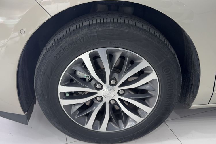 Used Buick GL8 2022 ES Landtrek 653T Luxury Edition