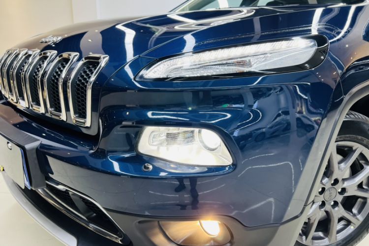 Used Jeep Cherokee 2020 2.0L Two-Wheel Drive Classic Sports Edition