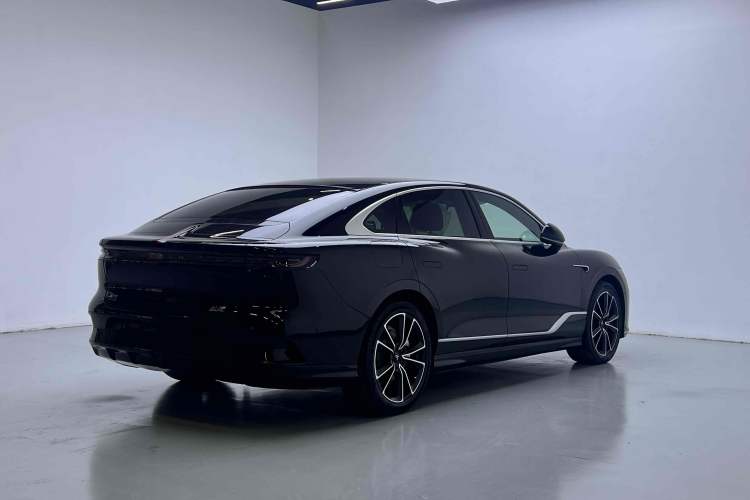 Used VOYAH PASSION 2024 PHEV Four-Wheel Drive Ultra-Long Range Flagship Model
