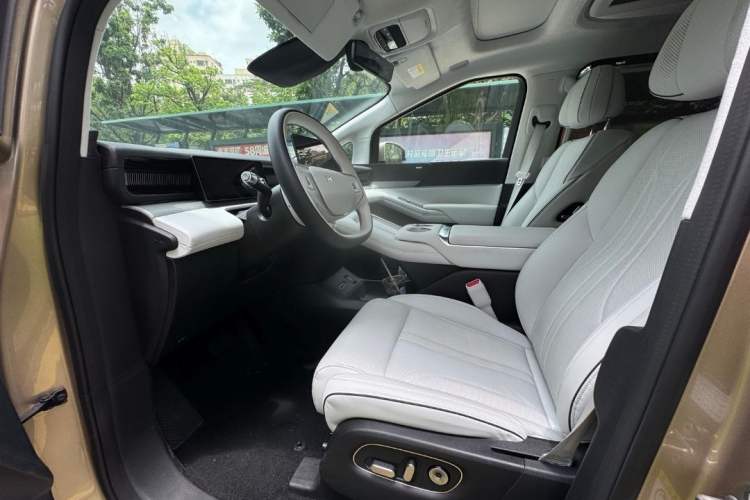 Used XPeng X9 2024 702 Ultra-Long Range Max