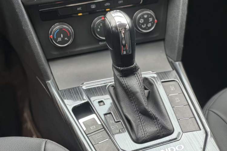 Used Volkswagen Lamando 2018 230TSI DSG Fashion Edition Interior 3