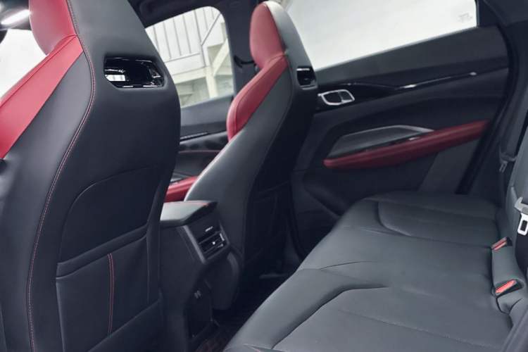 Used CHANGAN OSHAN Z6 2023 Blue Whale 1.5T DCT Smart Luxury Model