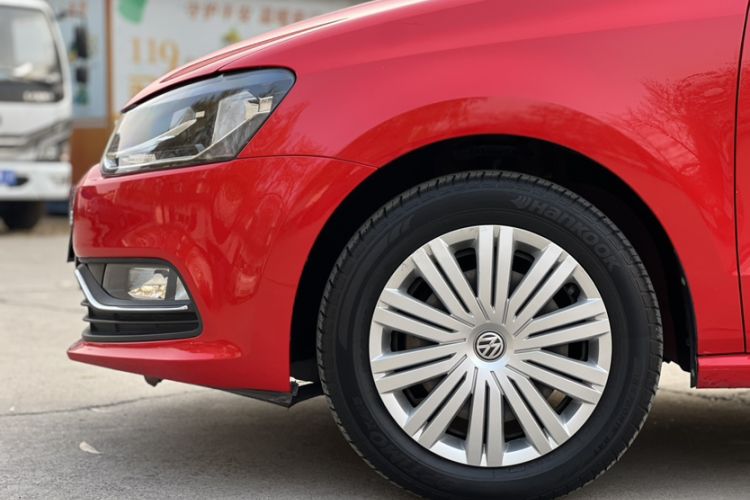 Used Volkswagen Polo 2016 1.6L Automatic Comfort Model
