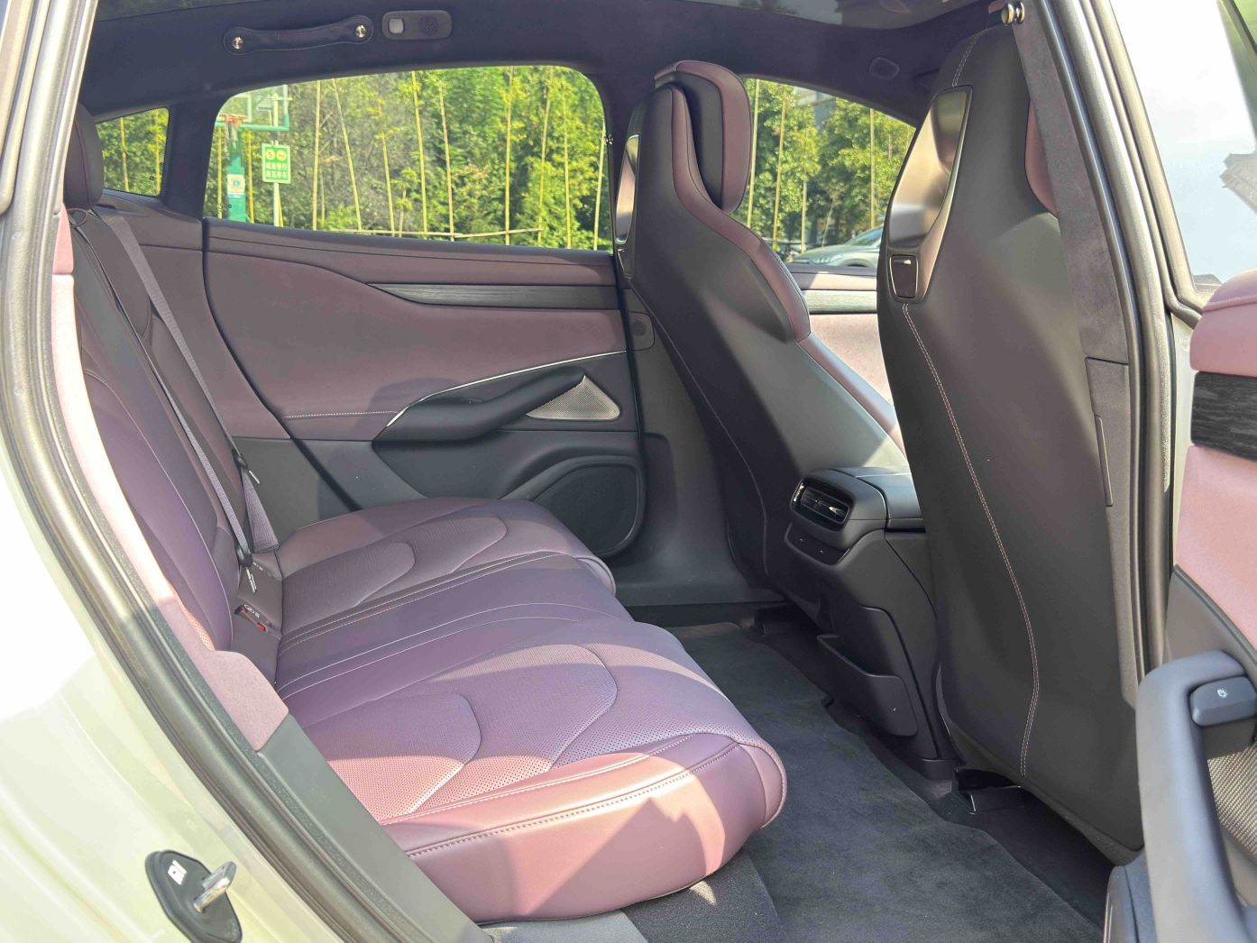 Xiaomi Auto SU7 2024 Four-Wheel Drive Ultra-Long Range Advanced Intelligent Driving Max Edition — снимка 18