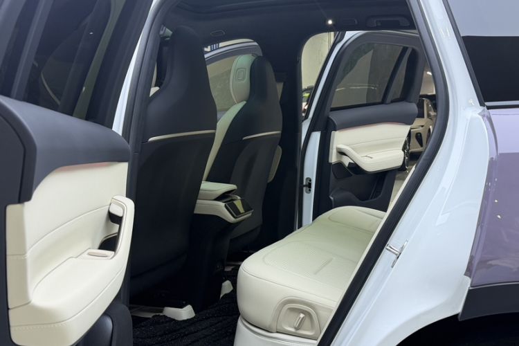 Used Nio ES6 2023 75 kWh Interior 7