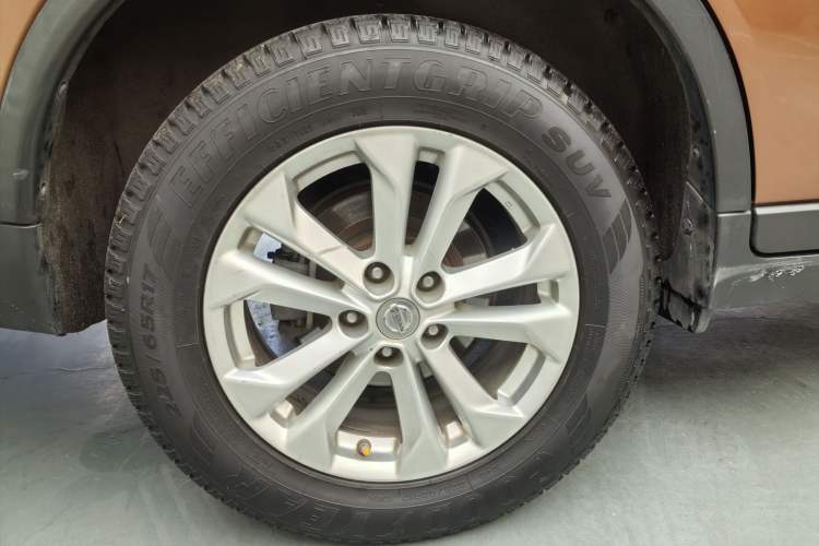 Used Nissan X-Trail 2014 2.0L CVT Comfort Edition 2WD Exterior 5