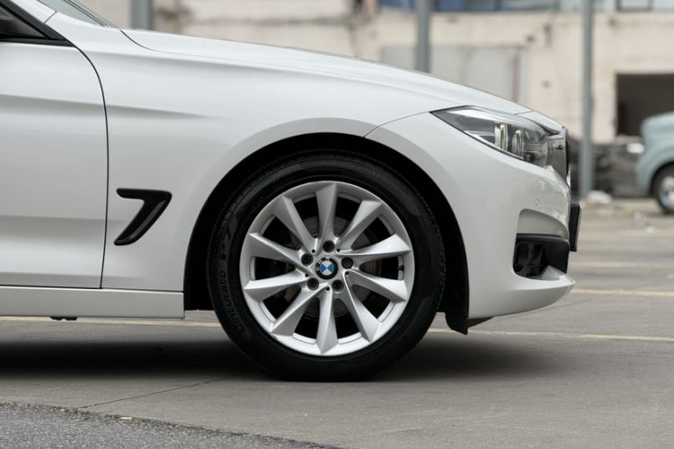 Used BMW 3 Series GT 2018 320i Sport Edition
