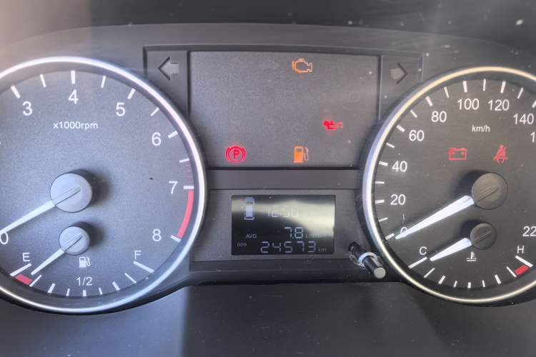 Used JAC Refine M3 2023 1.8L 7/8-Seater Comfort Edition
