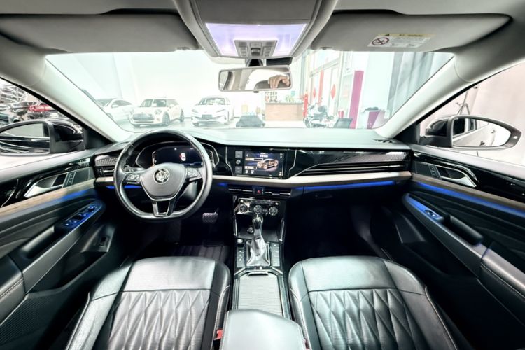 Used Volkswagen Passat 2019 330TSI Luxury Edition China VI Standard
