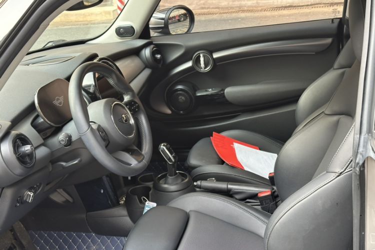 Used MINI 2022 2.0T COOPER S Classic Edition Interior 5